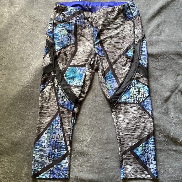 Avia Workout Capris - Size Medium - Picture 1 of 4